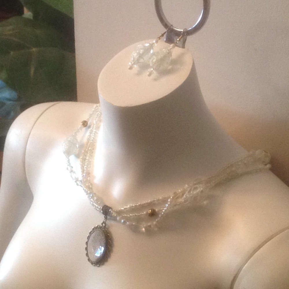 Elegant White Jewelry Set